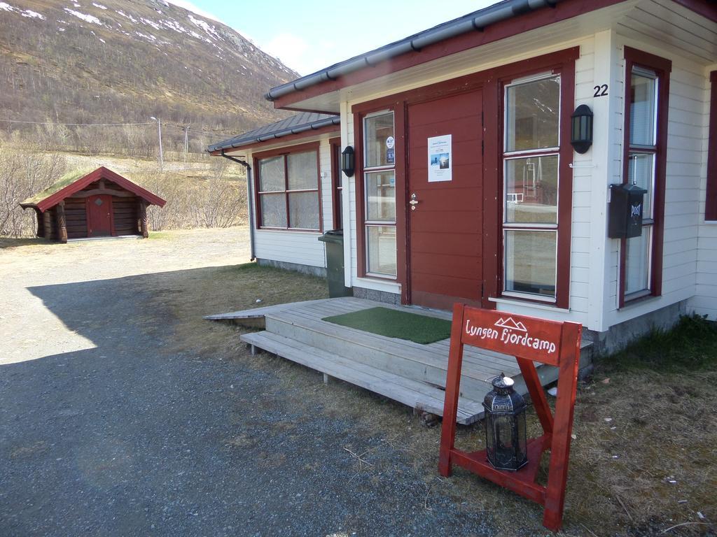 Lyngen Fjordcamp Villa Nord-Lenangen Exteriör bild